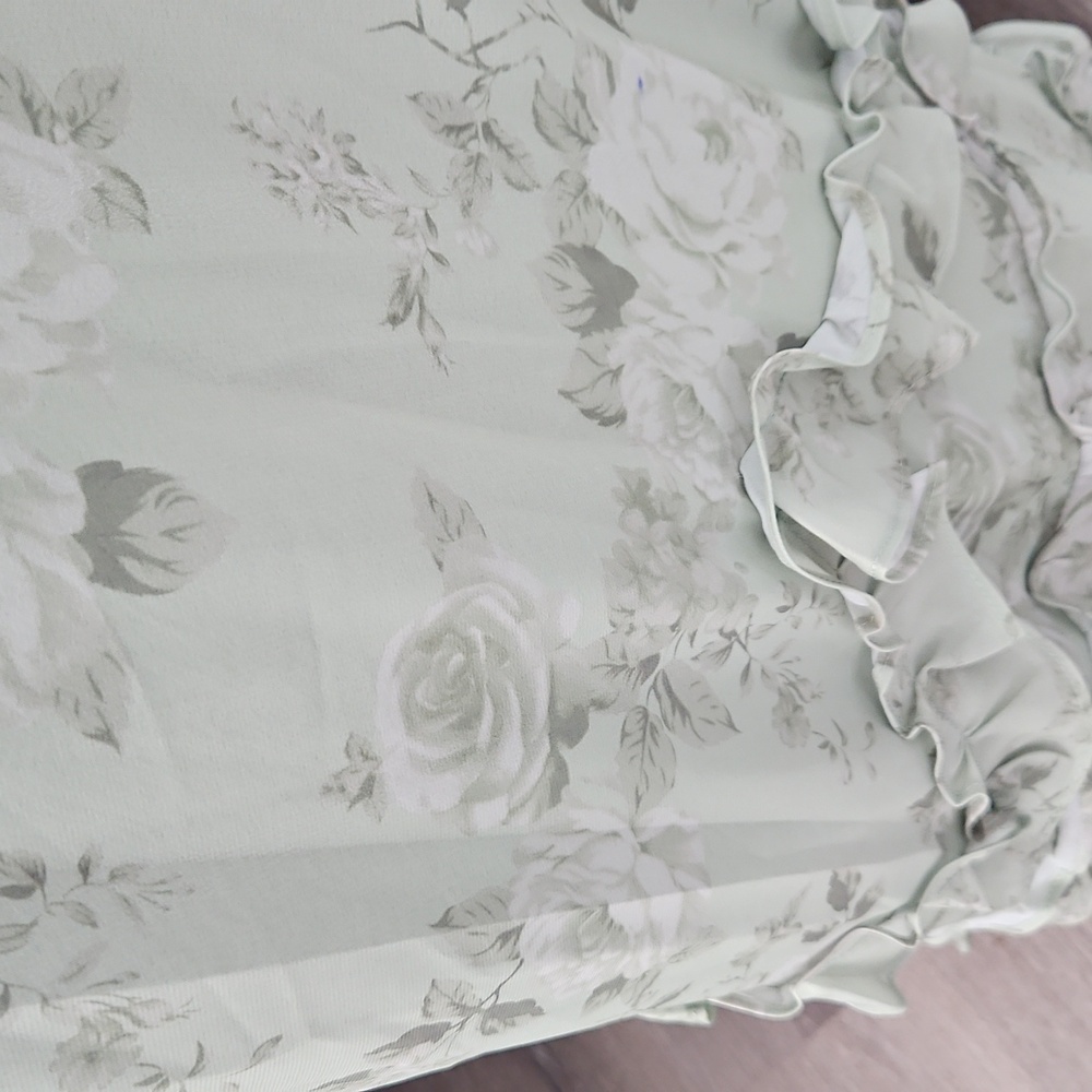 Elegant Floral Green Maxi Dress - Picture 5 of 6